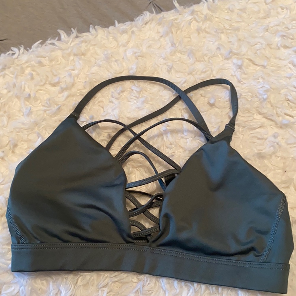 victoria secrets sports bra